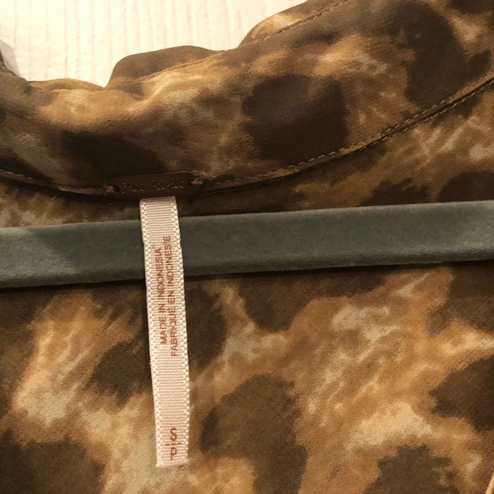 Free People Button up V-Neck Blouse - Picture 5 of 7